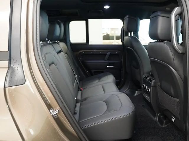 Land Rover Defender 110 D300 Dynamic HSE