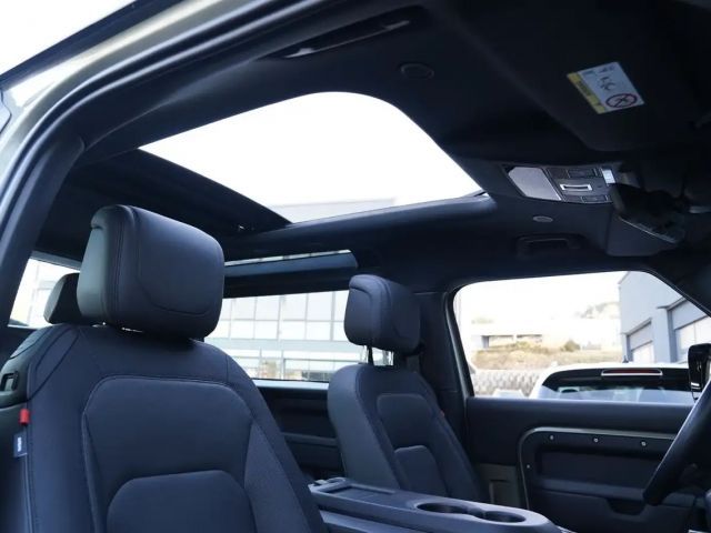 Land Rover Defender 90 Dynamic HSE