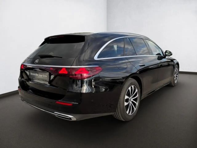 Mercedes-Benz E 200 AVANTGARDE Estate