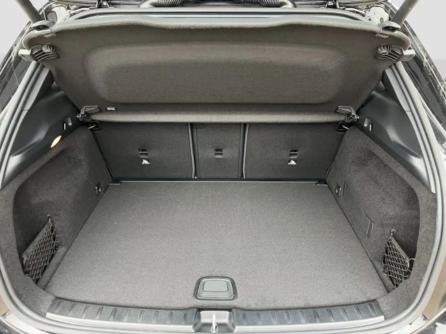 Mercedes-Benz GLA 180 AMG Line Limousine Lang