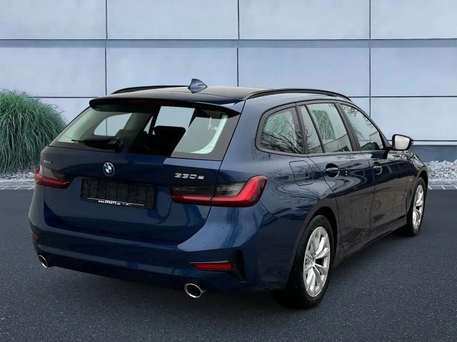 BMW 330 330e Touring xDrive