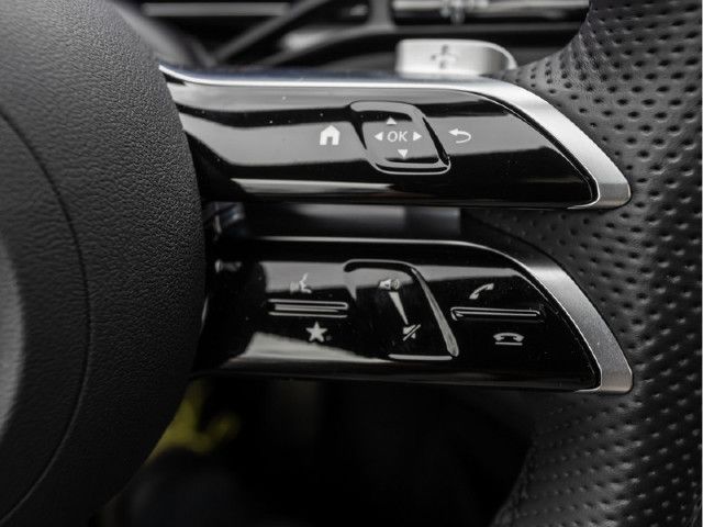 Mercedes-Benz EQE 300 Sedan