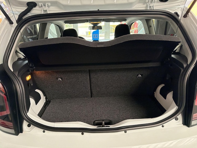 Volkswagen up! Active