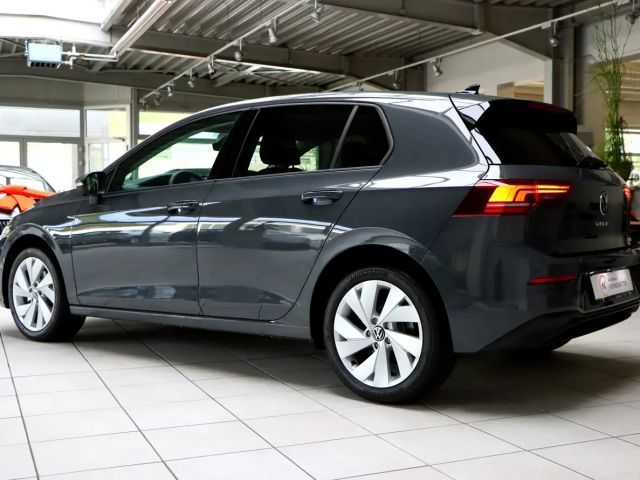 Volkswagen Golf 1.5 eTSI DSG