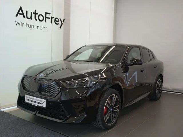 BMW iX2 xDrive30
