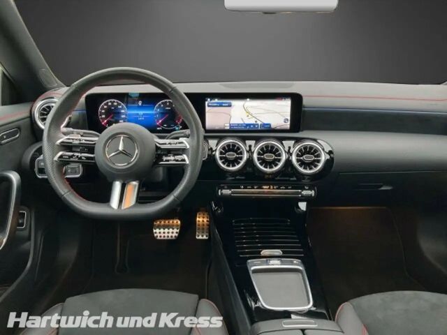 Mercedes-Benz CLA 180 AMG Line Shooting Brake