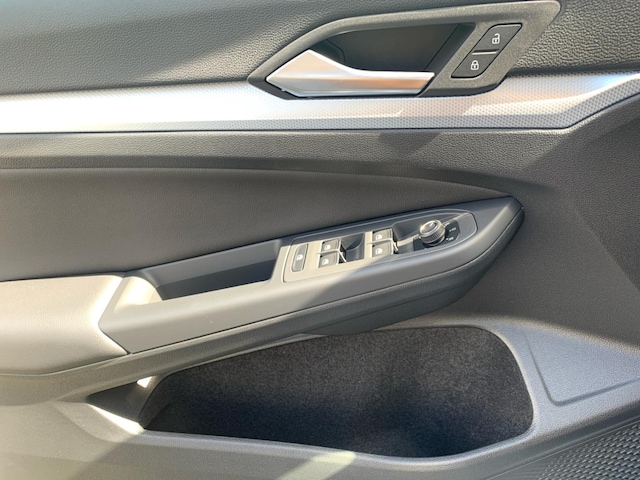 Volkswagen Golf 1.5 eTSI DSG