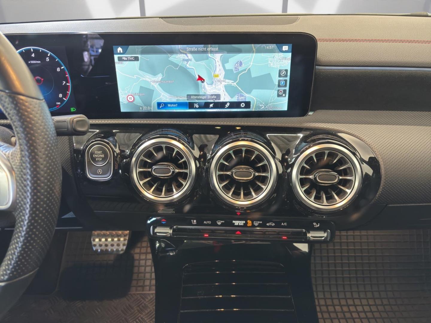 Mercedes-Benz CLA 200 AMG Line