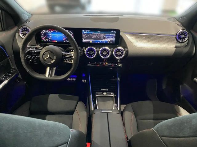 Mercedes-Benz GLA 200 AMG Line