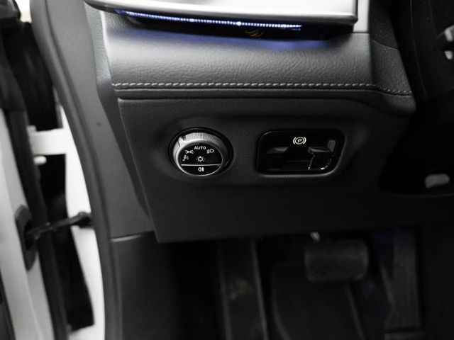 Mercedes-Benz EQE 300 Sedan