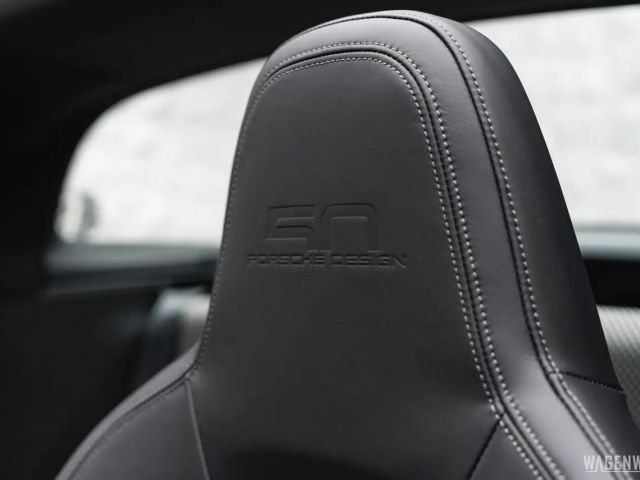 Porsche 992 4 Cabrio GTS Targa