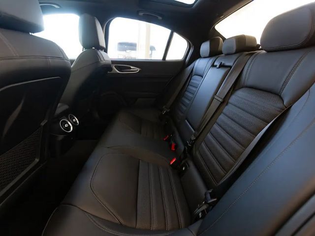 Alfa Romeo Giulia AT8 Q4 Veloce