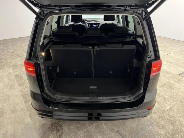 Volkswagen Touran 1.5 TSI DSG R-Line