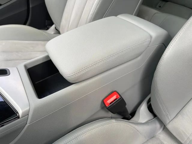 Audi A4 40 TDI Avant S-Line