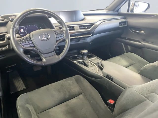 Lexus UX 250h