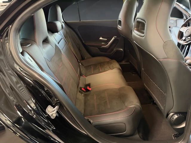 Mercedes-Benz A 250 A 250 e AMG Line