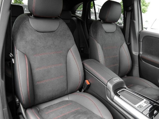 Mercedes-Benz GLA 200 AMG Line