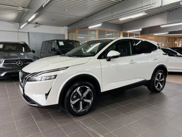 Nissan Qashqai 1.3 Connecta LED+KEYLESS+360°+ACC+VC uvm