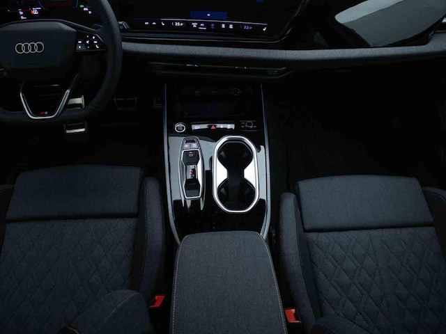 Audi A6 Avant Quattro S-Tronic