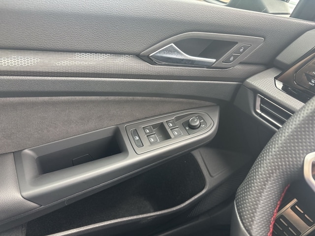 Volkswagen Golf 2.0 TSI Golf VIII