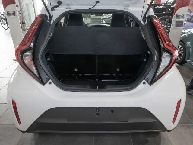 Toyota Aygo X 1.0 VVT-i Hatchback Play