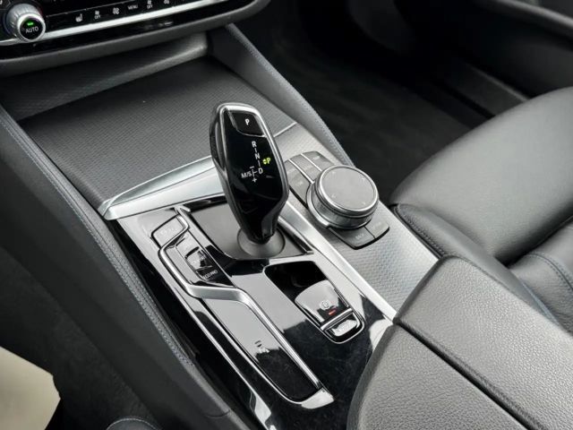 BMW 540 540d M-Sport Touring xDrive