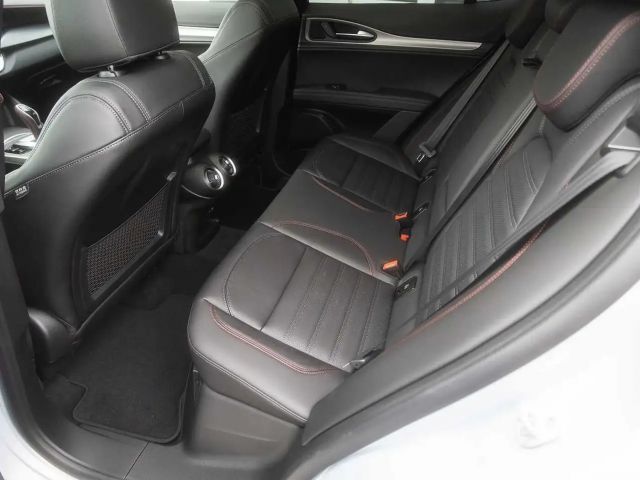 Alfa Romeo Stelvio AT8 Q4 Turbo