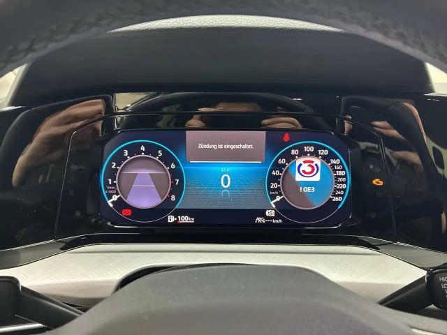 Volkswagen Golf Life