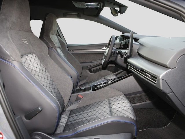 Volkswagen Golf 1.5 eTSI DSG R-Line