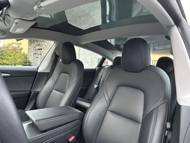 Tesla Model 3 RWD Standard Range