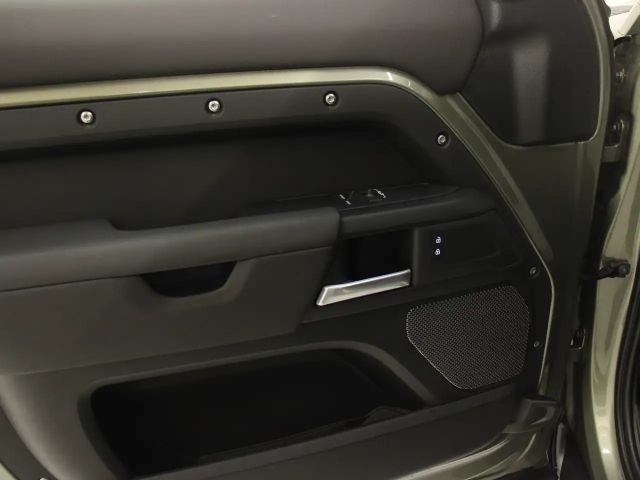 Land Rover Defender 110 D250 S