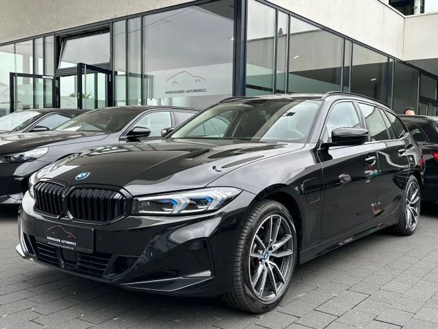 BMW 330 330e Touring xDrive