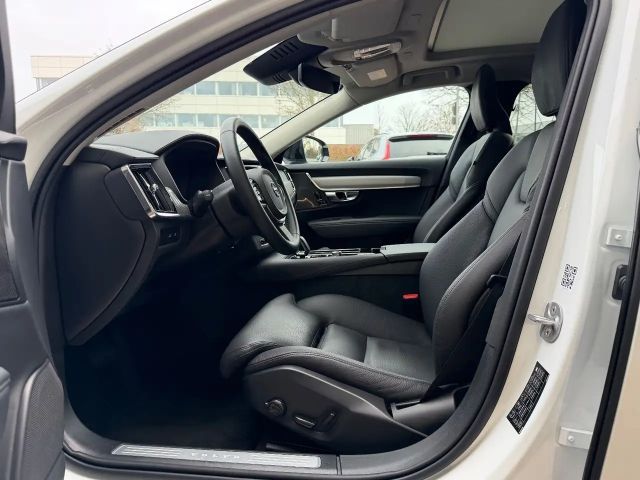 Volvo V90 AWD Dark Plus T6