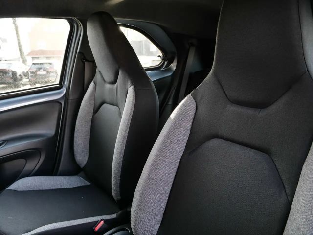 Toyota Aygo X 1.0 VVT-i Business