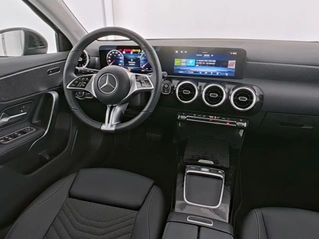 Mercedes-Benz A 180 LENKRADHEIZUNG LED HP USB PAKET