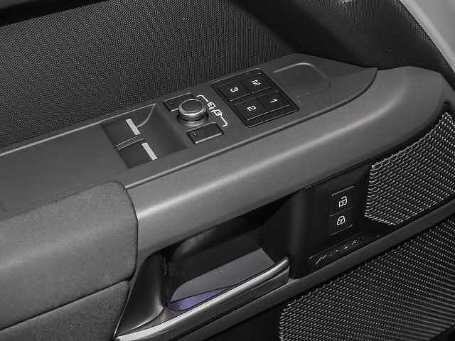 Land Rover Defender 90 Dynamic SE