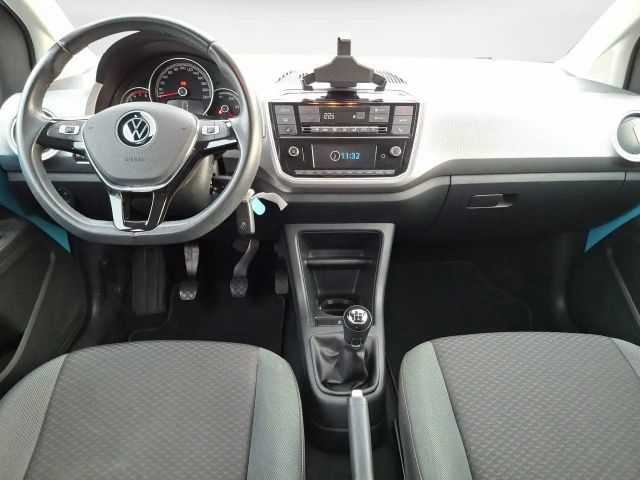 Volkswagen up! Active