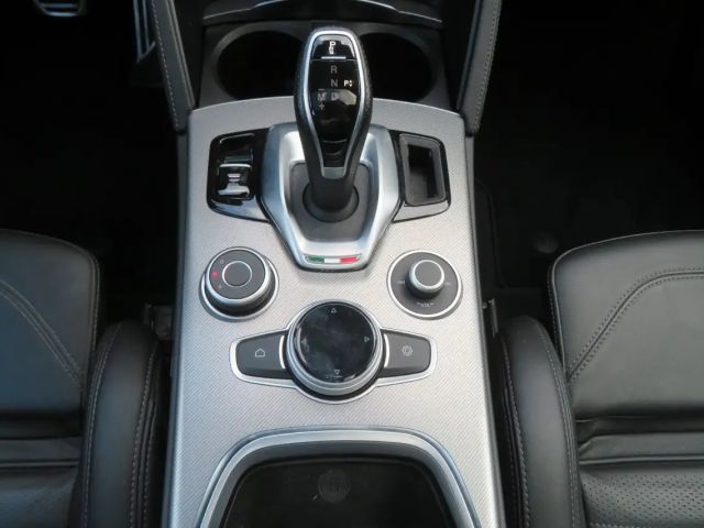 Alfa Romeo Stelvio Q4 Veloce