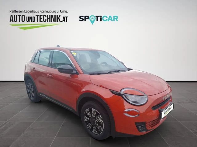 Fiat 600e HYBRID 100 6-Gang eDCT