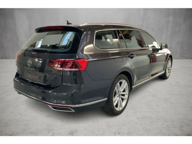Volkswagen Passat 1.5 TSI Elegance Elegance