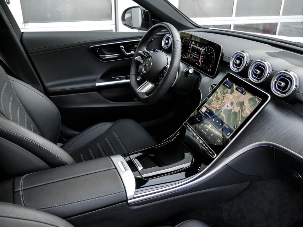 Mercedes-Benz C 200 AMG Line Sedan