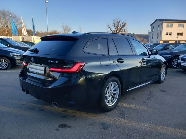 BMW 320 320d M-Sport Touring