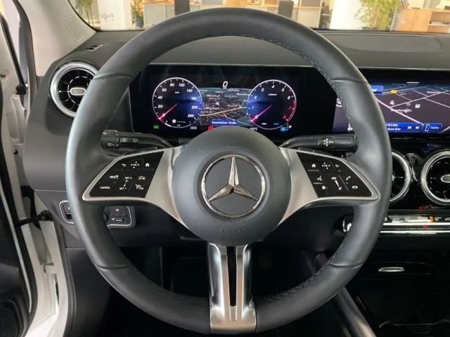 Mercedes-Benz B 200 Progressive Sedan