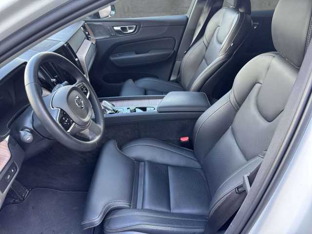 Volvo XC60 AWD Dark Plus T6