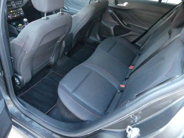 Ford Focus ST Line Wagon