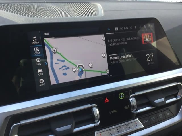 BMW 330 330e M-Sport xDrive