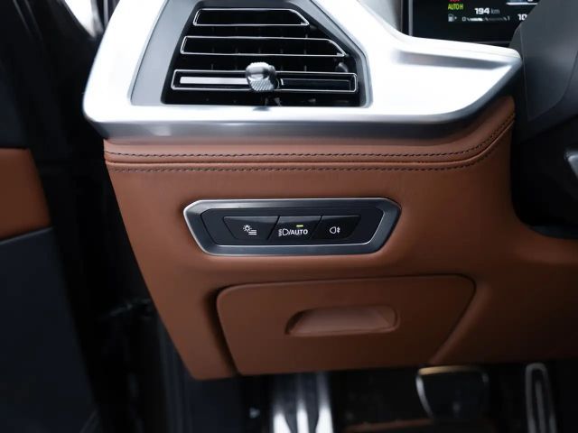 BMW X7 60i FACEL. PANO HUD 360° LED STANDHZ B&W