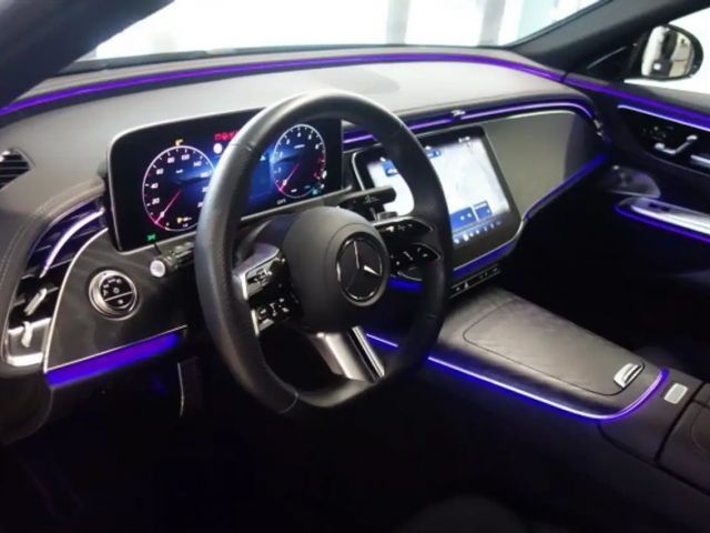 Mercedes-Benz E 200 AMG Line Sedan