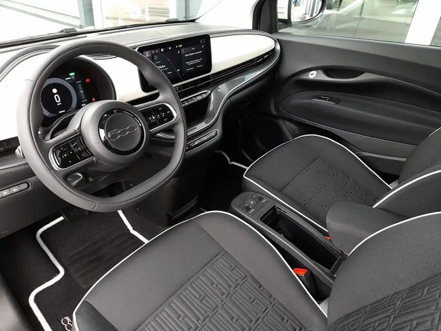 Fiat 500C 42 kWh Cabriolet Aut. *LED / VIRTUELL / STANDHZ...
