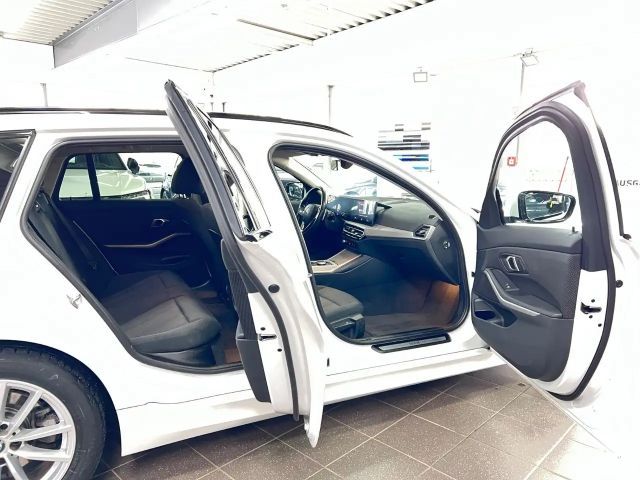 BMW 320 320d Touring xDrive
